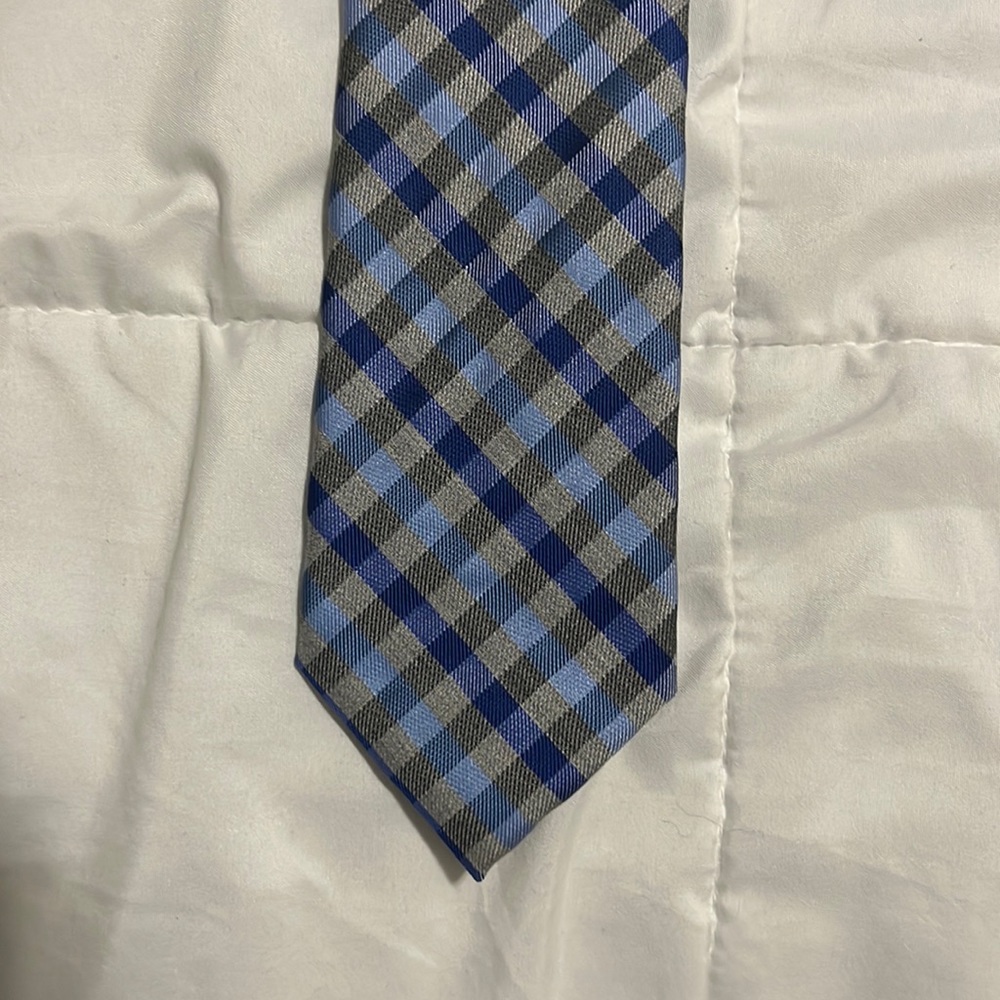 Gray and Blue Neck tie. Great condition